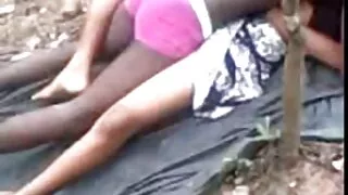අනාගත සේවක ප්රධානියාගෙන් මේසය මතට කෙළ