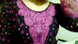 සිහින් බිග් බූට් බබා බබා ඇගේ පෙම්වතා වෙත යටත් විය