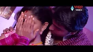 විශාල කුකුළා විසින් ලස්සන පියයුරු baldes සමග